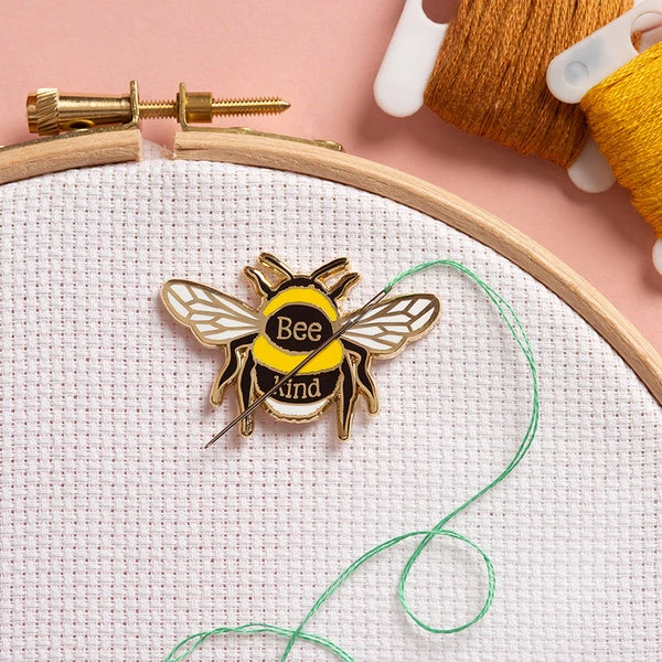 Bumblebee Bee Kind Magnetic Needle Minder 4 Bumblebee Bee Kind Magnetic Needle Minder - Image 2