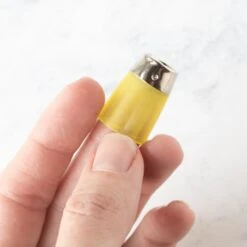 Clover Lightweight And Flexible Rubber Thimble