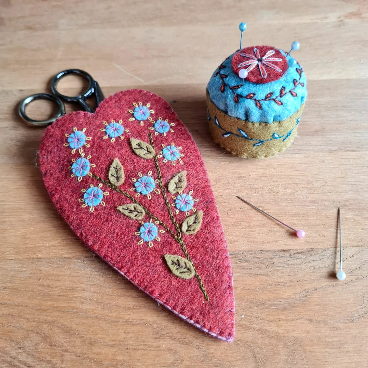 Hand Embroidered Felt Craft Kit - Scissor Case And Mini Pincushion 3 Hand Embroidered Felt Craft Kit - Scissor Case And Mini Pincushion