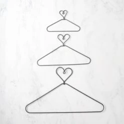 Metal Needlework Hanger With Heart Top