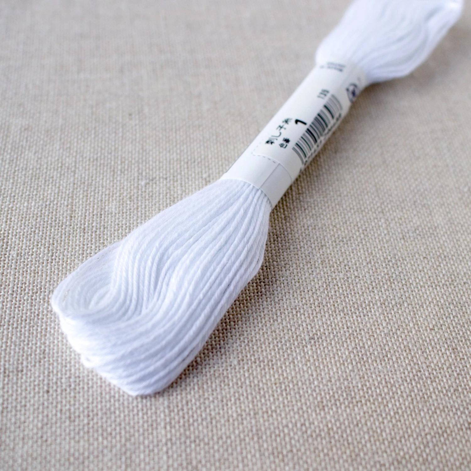 Olympus Japanese Sashiko Thread - White (#1) 5 Olympus Japanese Sashiko Thread - White (#1) - Image 3