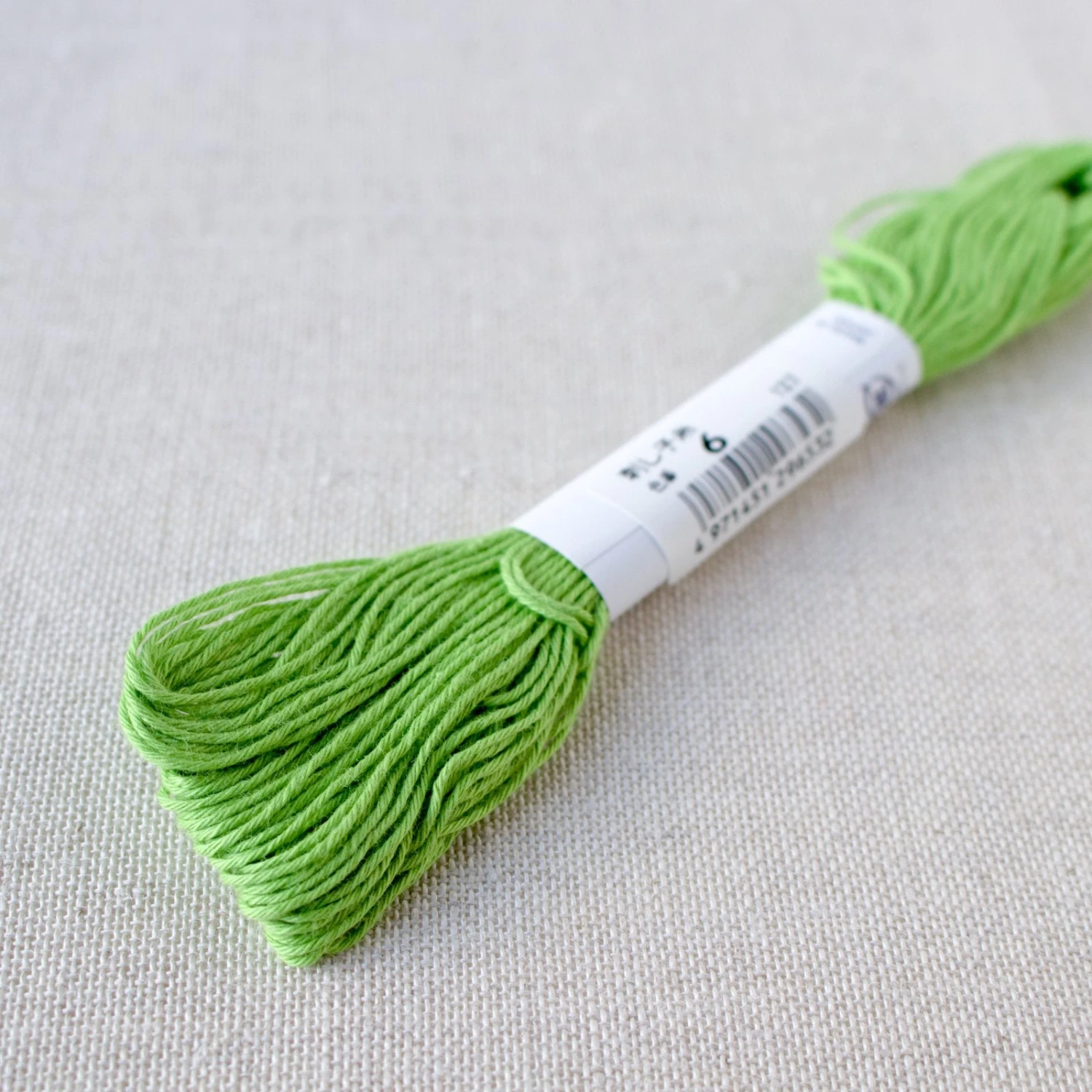 Olympus Japanese Sashiko Thread - Yellowish Green (#6) 5 Olympus Japanese Sashiko Thread - Yellowish Green (#6) - Image 3