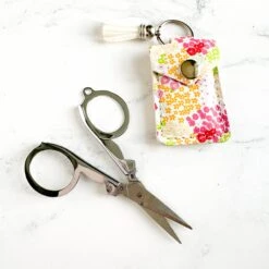 Folding Scissors With Leather Pouch - Picnic Florals