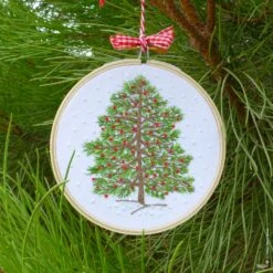 Christmas Tree Mini Hoop Hand Embroidery Kit -Olympus Handmade Store tamar hand embroidery kit christmas tree 05