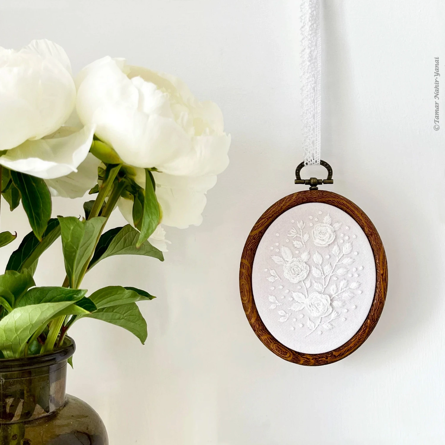 White Roses Hand Embroidery Kit 4 White Roses Hand Embroidery Kit - Image 2